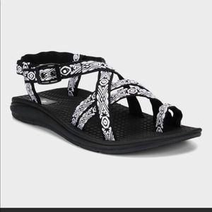 Shade & Shore - Size 8